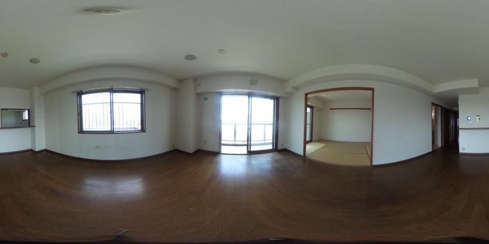 ���r���O